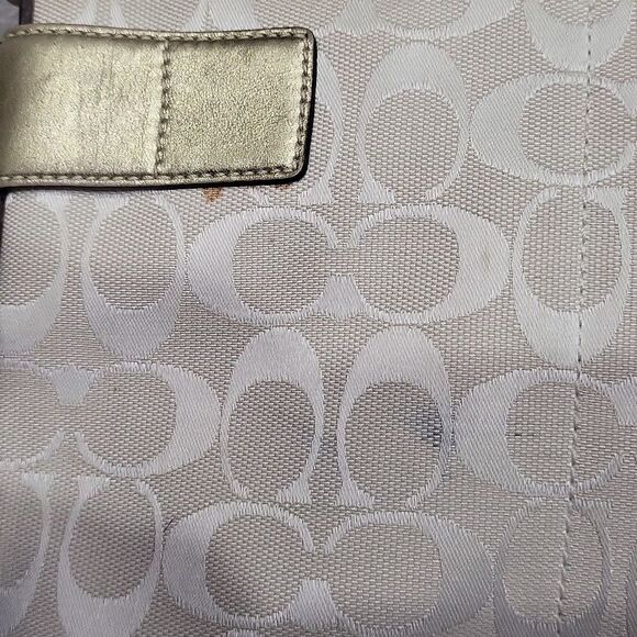 VINTAGE COACH N•A06W-3574 SIGNATURE GOLD COLOR COACH LOGO CROSSBODY BAG - Picture 10 of 11